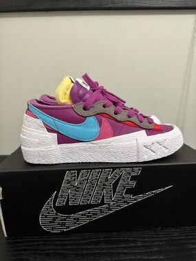 Nike sacai x KAWS Blazer Low in
Purple Dusk 3.5M/5W